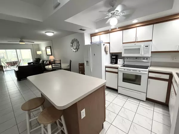 North Palm Beach, FL 33408,308 Golfview RD 107