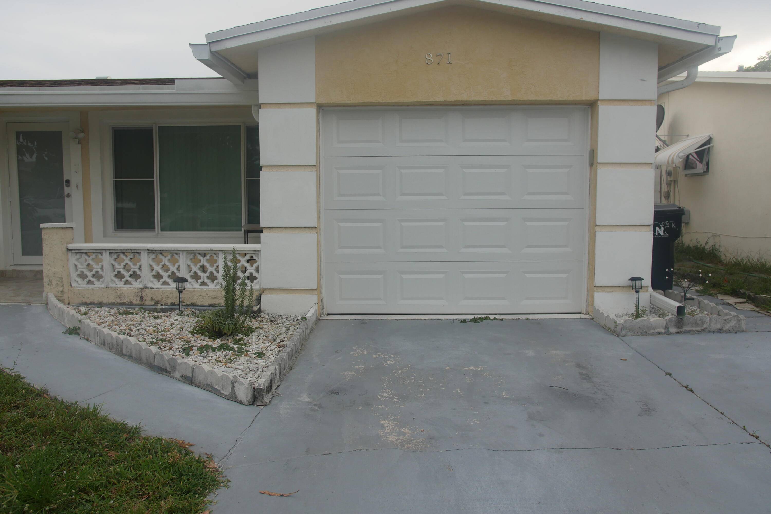 North Lauderdale, FL 33068,871 SW 63rd TER