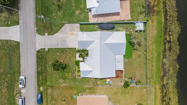 Port Saint Lucie, FL 34953,441 SW Cherry Hill RD