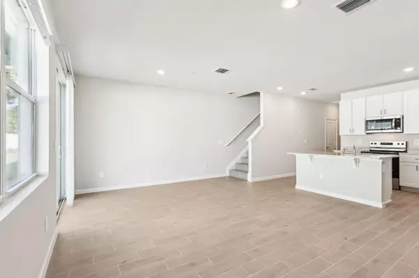 Fort Pierce, FL 34982,522 Salisbury CIR