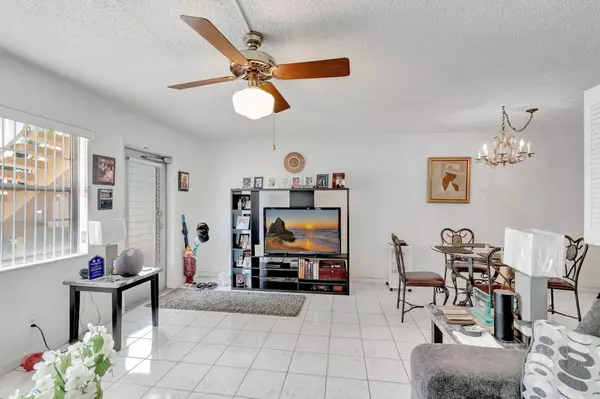 West Palm Beach, FL 33417,210 Chatham K