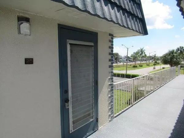219 E Brittany E, Delray Beach, FL 33446