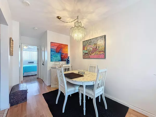 Pompano Beach, FL 33060,301 E Mcnab RD 214