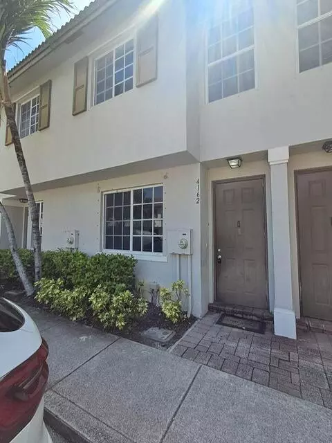 4162 Napoli Lake DR, Riviera Beach, FL 33410