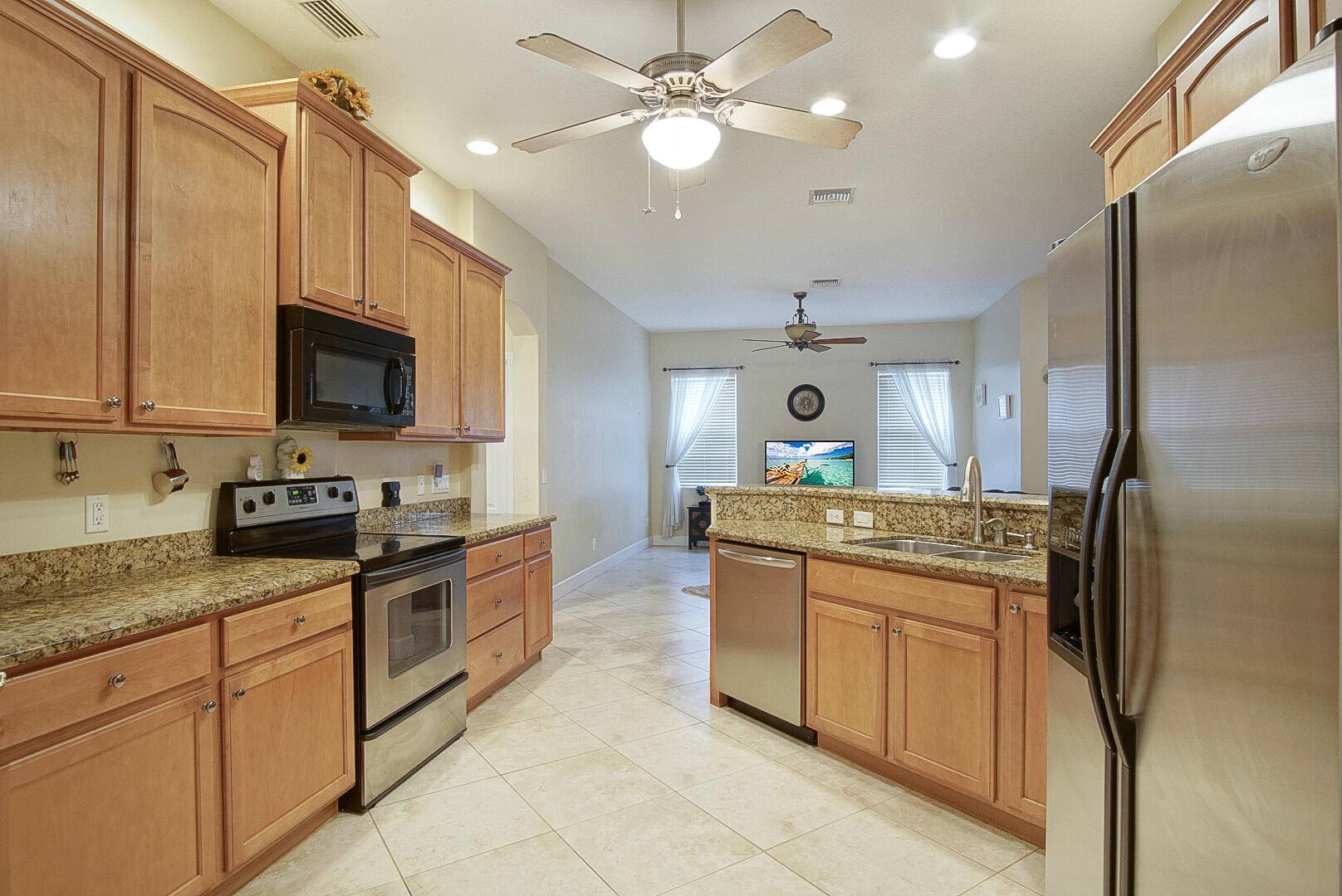 Port Saint Lucie, FL 34953,697 SW Dairy RD