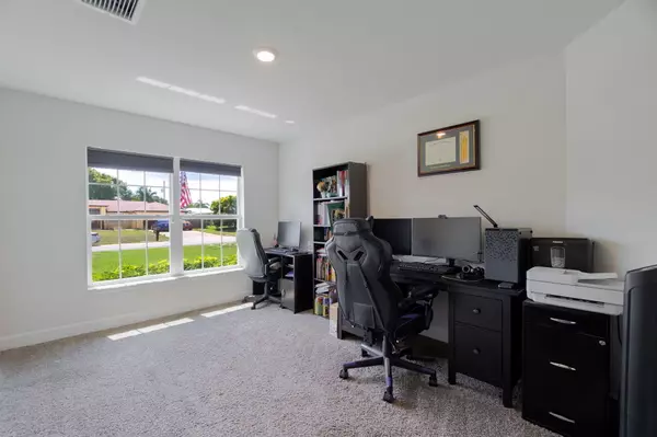 Port Saint Lucie, FL 34953,517 SW Cherryhill RD
