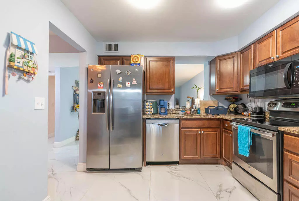 Delray Beach, FL 33446,14747 Cumberland DR 1010