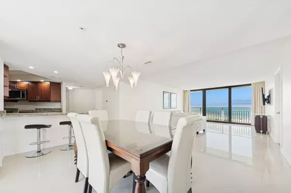 Singer Island, FL 33404,3000 N Ocean DR 8-F