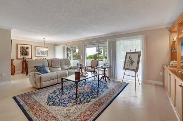 6890 Willow Wood DR 203, Boca Raton, FL 33434