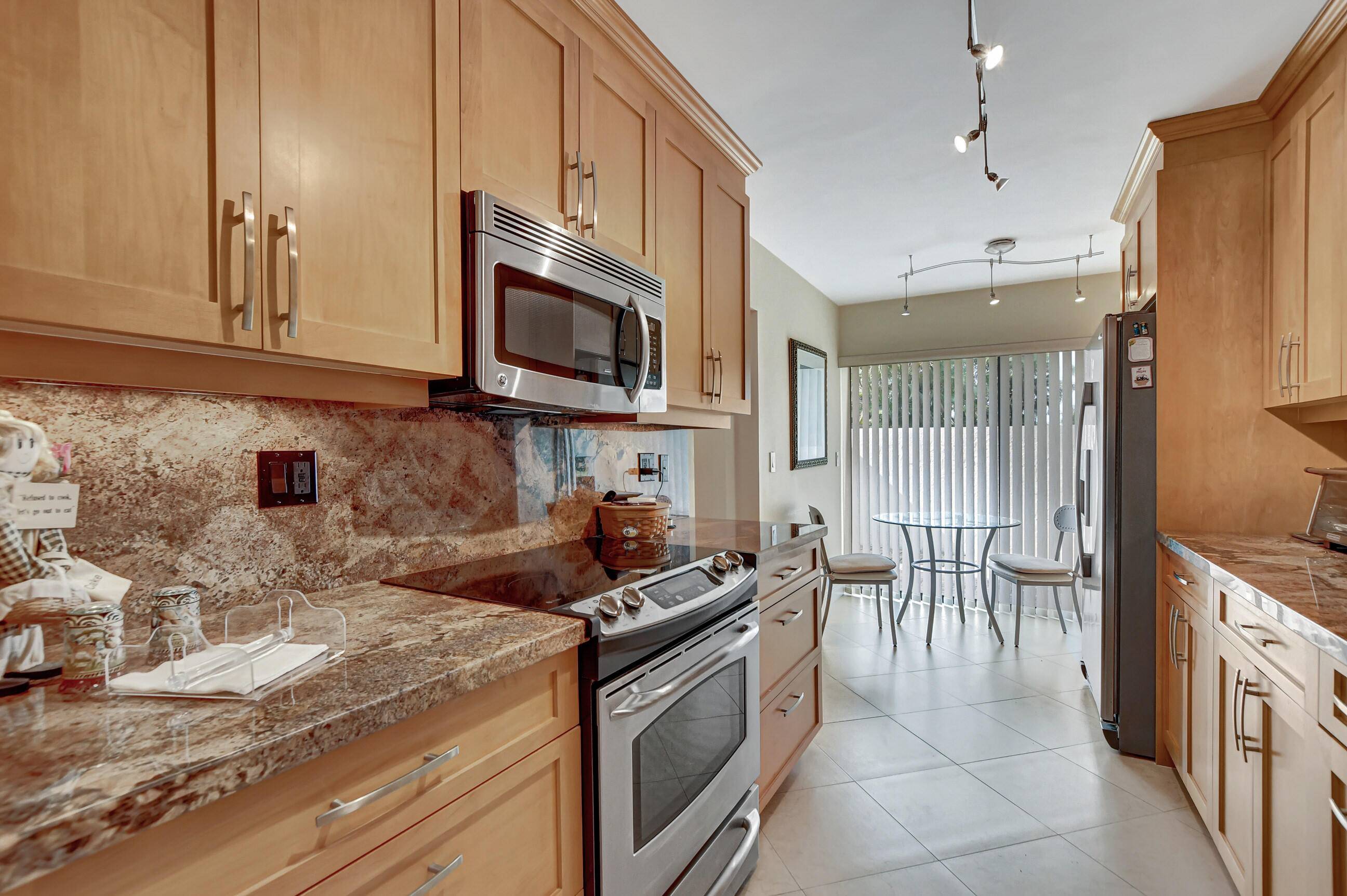 Boca Raton, FL 33434,6890 Willow Wood DR 203