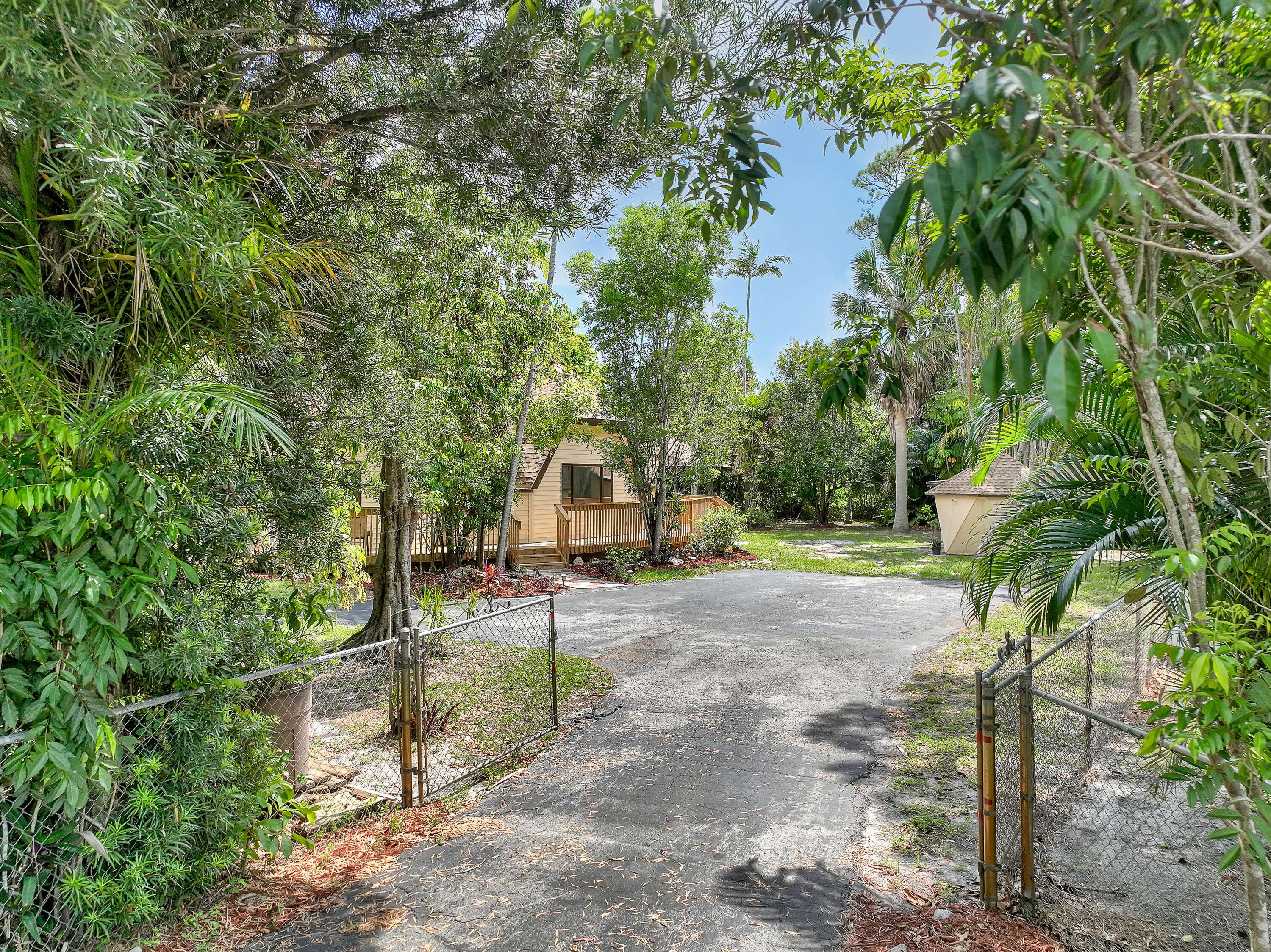 Haverhill, FL 33417,1130 Melinda LN