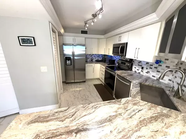 West Palm Beach, FL 33401,2425 Presidential WAY 1804