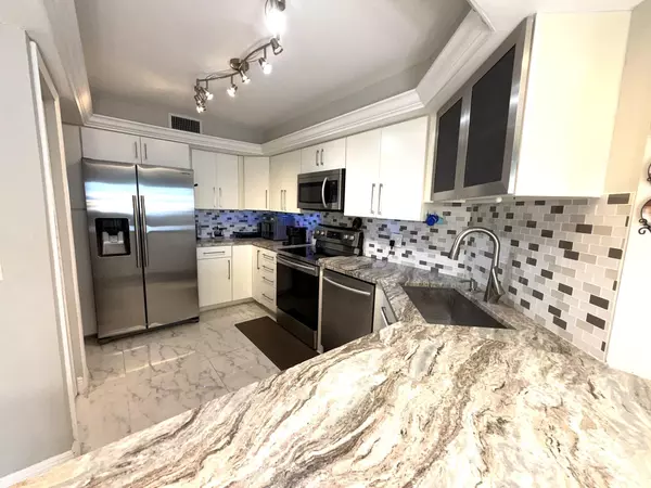 West Palm Beach, FL 33401,2425 Presidential WAY 1804