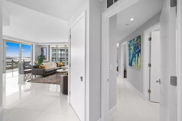 Singer Island, FL 33404,3100 N Ocean DR H-1608