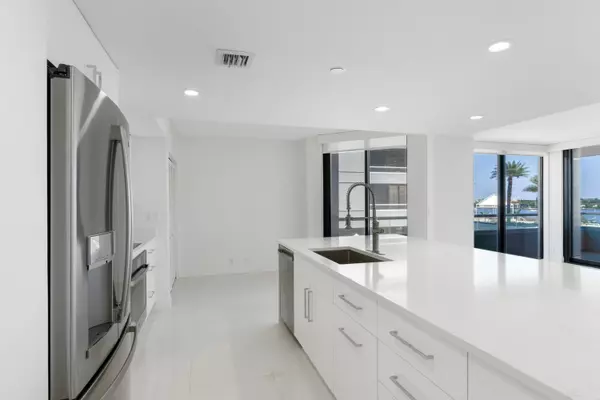 West Palm Beach, FL 33401,529 S Flagler DR 6e