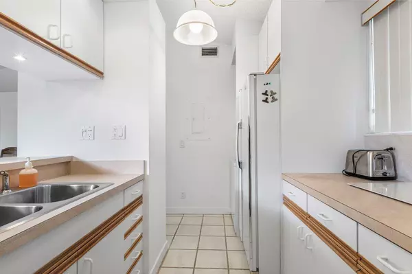 Palm Beach Gardens, FL 33418,605 Club DR