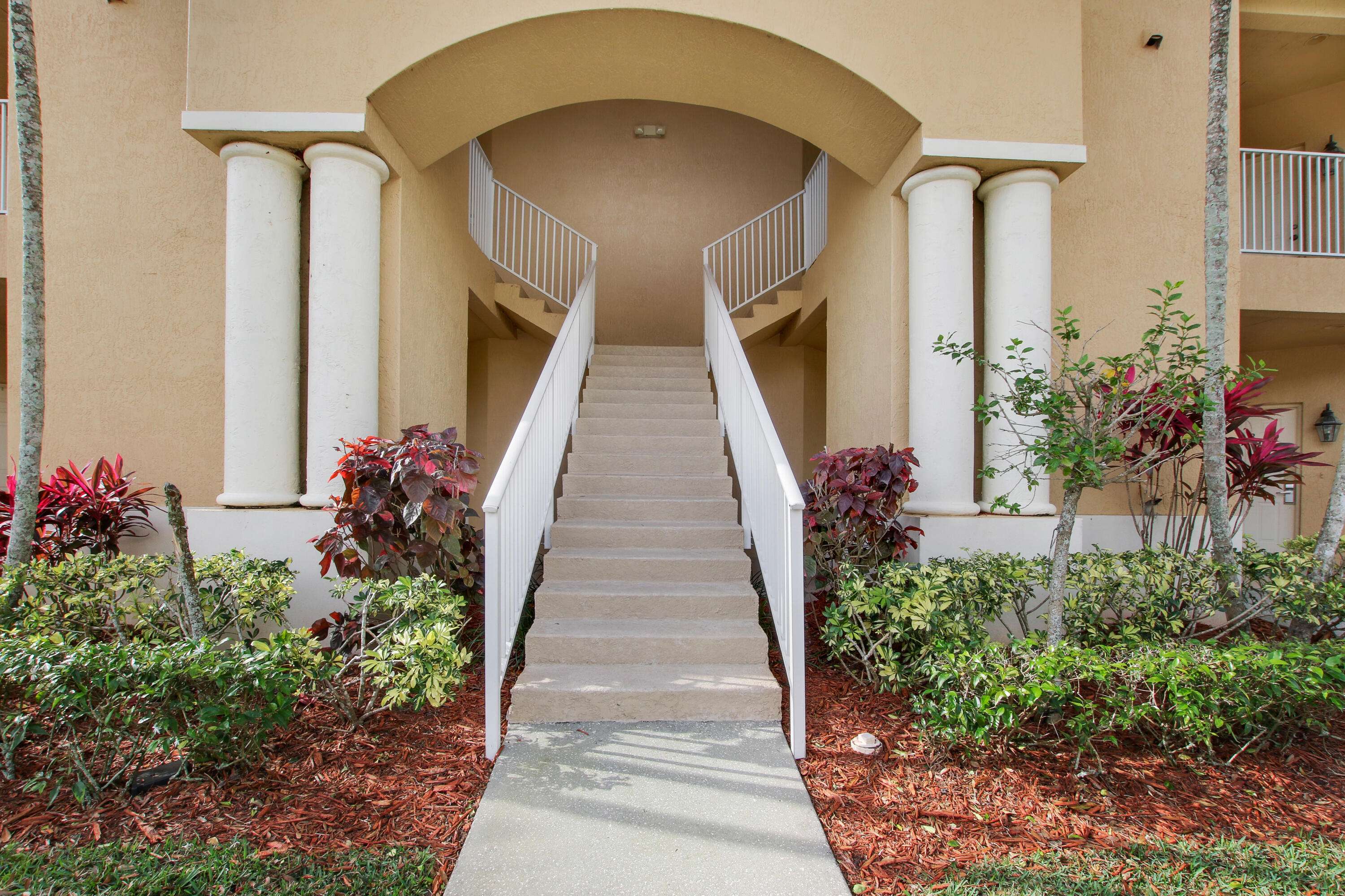 Port Saint Lucie, FL 34986,8933b Sandshot CT 5521