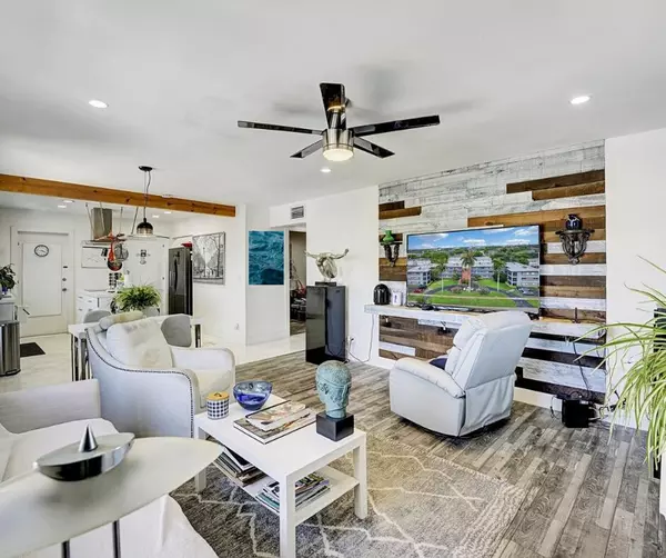 Hollywood, FL 33021,515 S Crescent DR 310