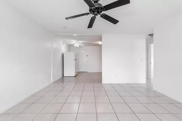 West Palm Beach, FL 33409,2449 Saginaw AVE