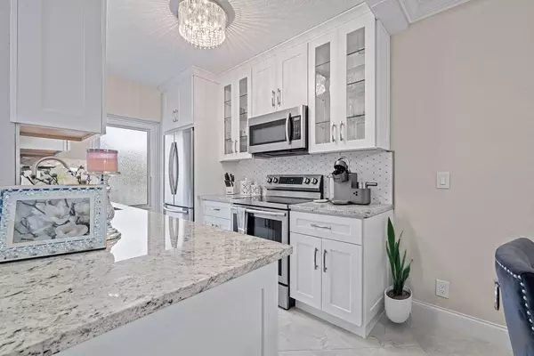 Delray Beach, FL 33483,1910 S Ocean BLVD 204