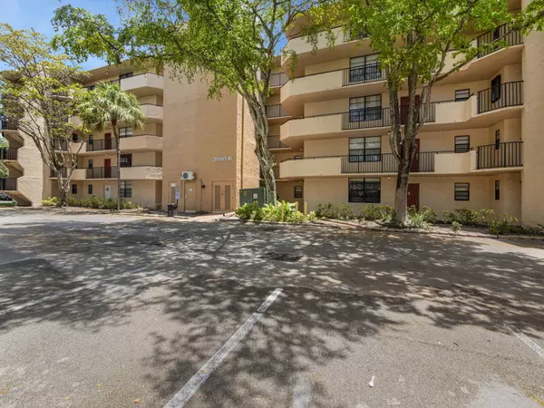 Pompano Beach, FL 33064,3550 Blue Lake DR 402
