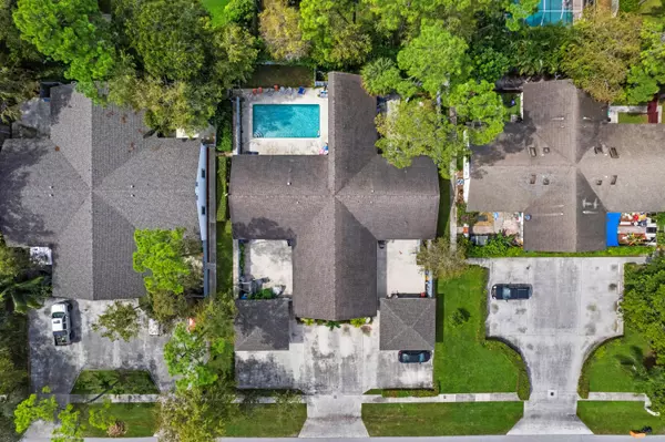 1577 Hawthorne PL, Wellington, FL 33414