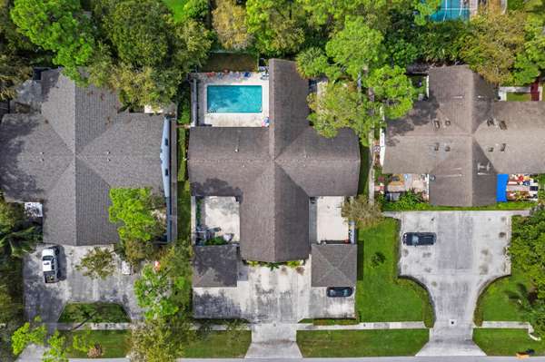 1577 Hawthorne PL, Wellington, FL 33414