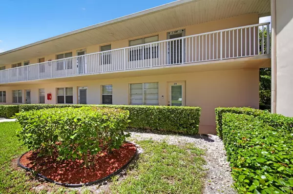 West Palm Beach, FL 33417,216 Dorchester J
