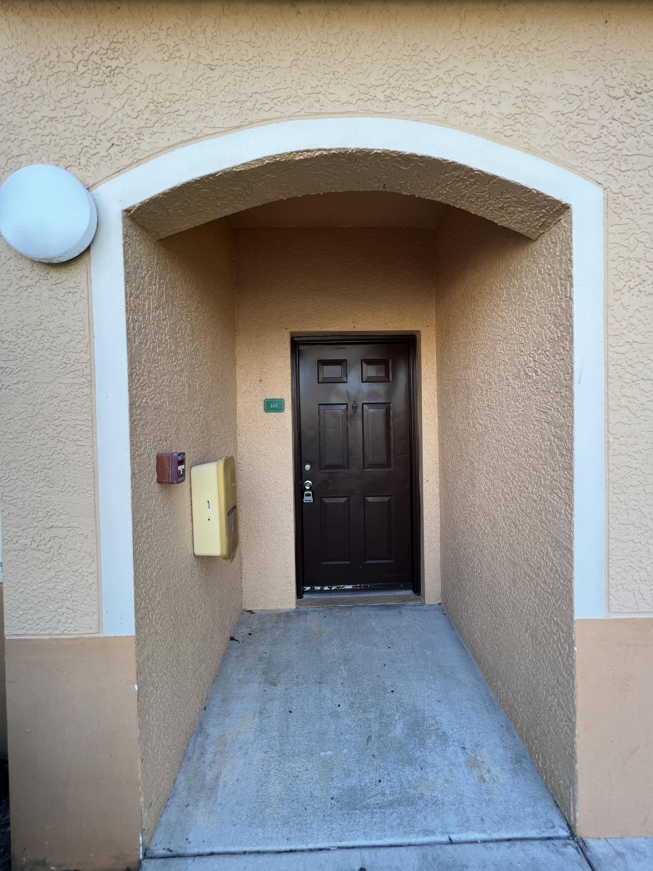 161 SW Palm DR 107, Saint Lucie West, FL 34986