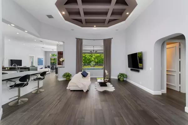 Wellington, FL 33449,10652 Versailles BLVD