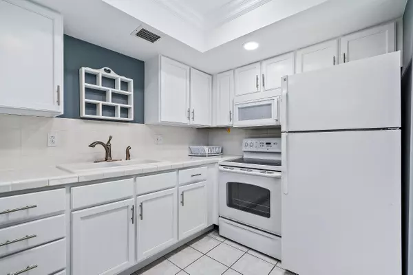 2929 SE Ocean BLVD M10, Stuart, FL 34996