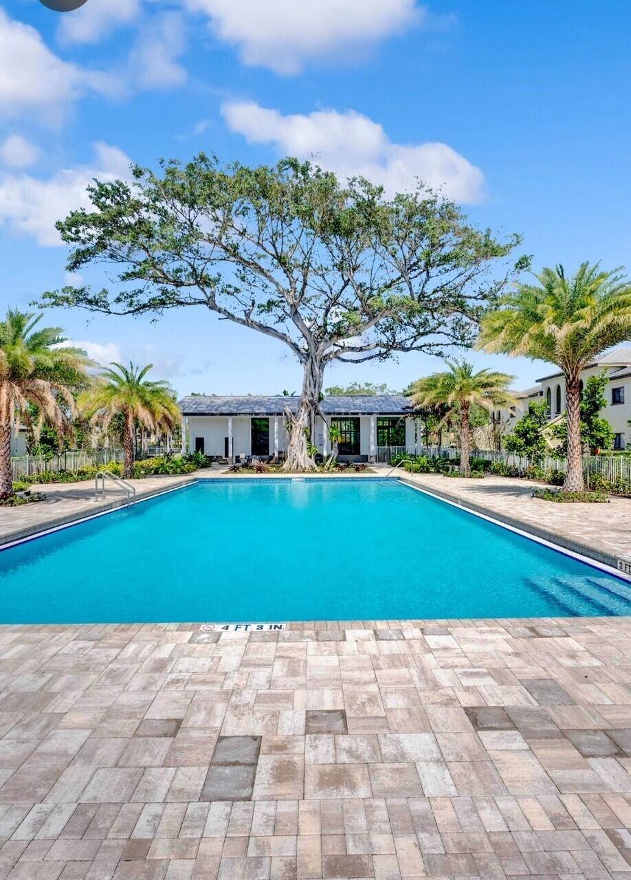 Boca Raton, FL 33487,250 W Hidden Valley BLVD