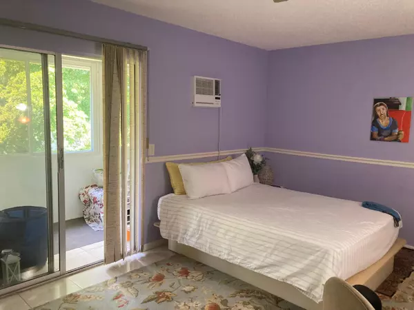 Deerfield Beach, FL 33442,322 Tilford O 322