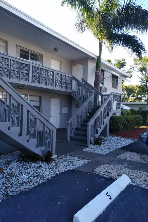 Lake Worth Beach, FL 33461,126 Cleveland ST 3