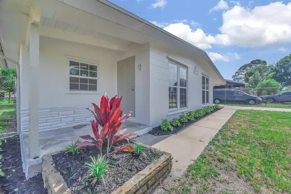 907 Skylark DR,  Fort Pierce,  FL 34982