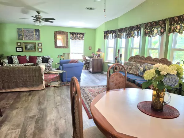 Port Saint Lucie, FL 34952,7933 Meadowlark LN