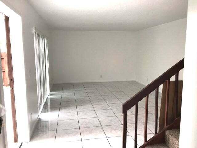 Palm Springs, FL 33461,5502 Waterview CIR