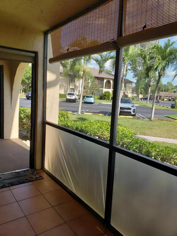 Greenacres, FL 33463,401 Pine Glen LN A-1