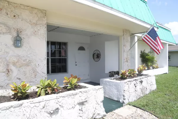 Port Saint Lucie, FL 34983,864 SE Tierra CT