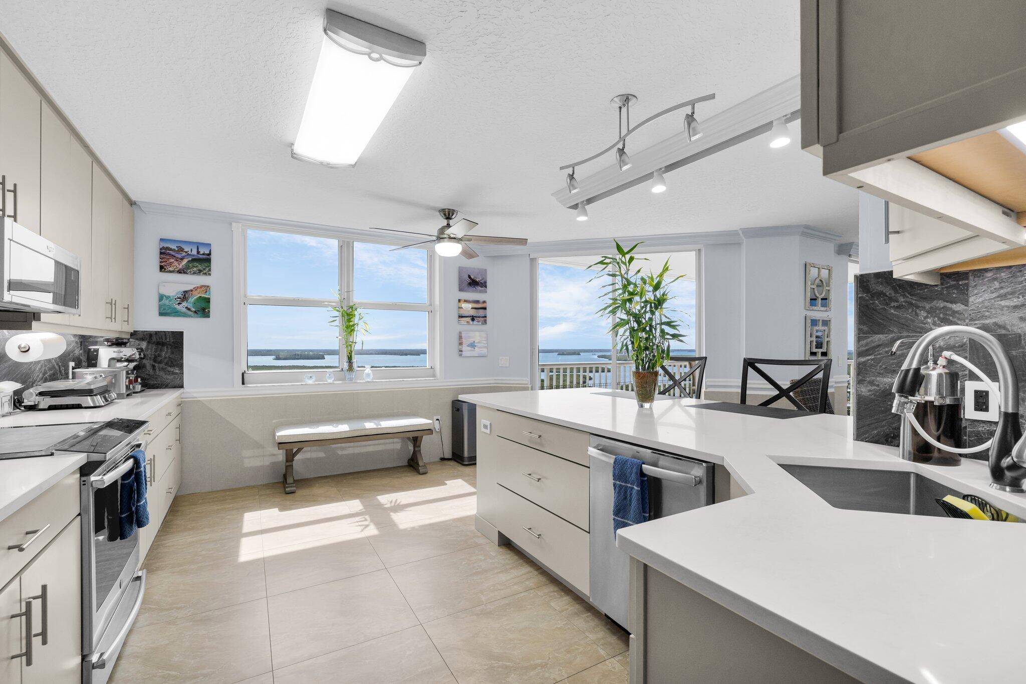 Hutchinson Island, FL 34949,5049 N Highway A1a 1905