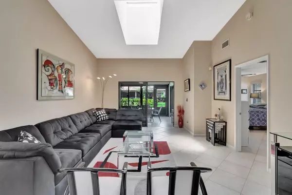 6375 Kings Gate CIR, Delray Beach, FL 33484