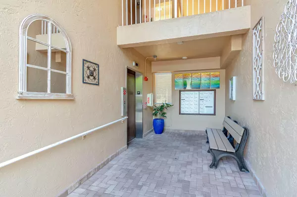 Boynton Beach, FL 33437,5746 Crystal Shores DR 206