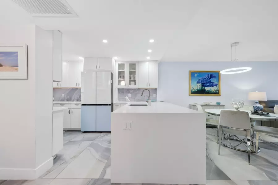 12 Royal Palm Way Unit 605, Boca Raton, FL 33432
