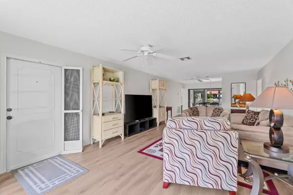 Boynton Beach, FL 33436,4858 Equestrian RD B