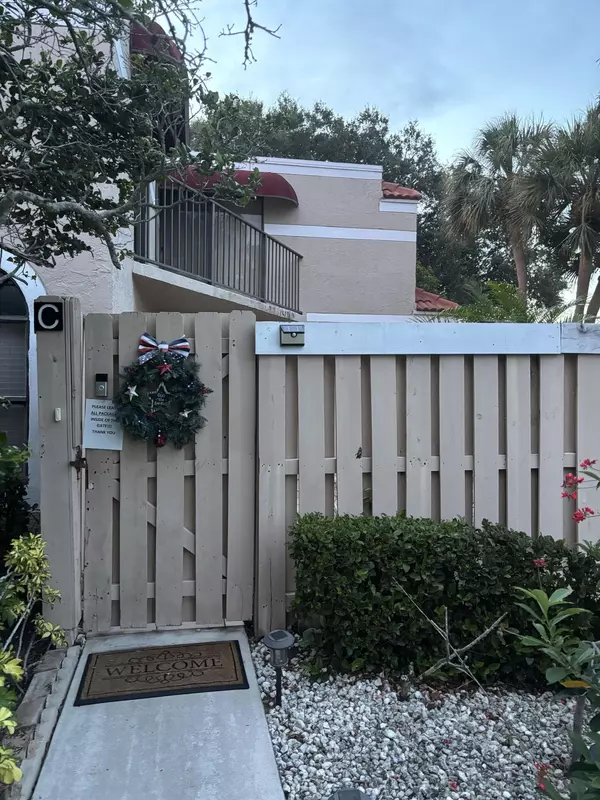 Delray Beach, FL 33445,4175 Village DR C