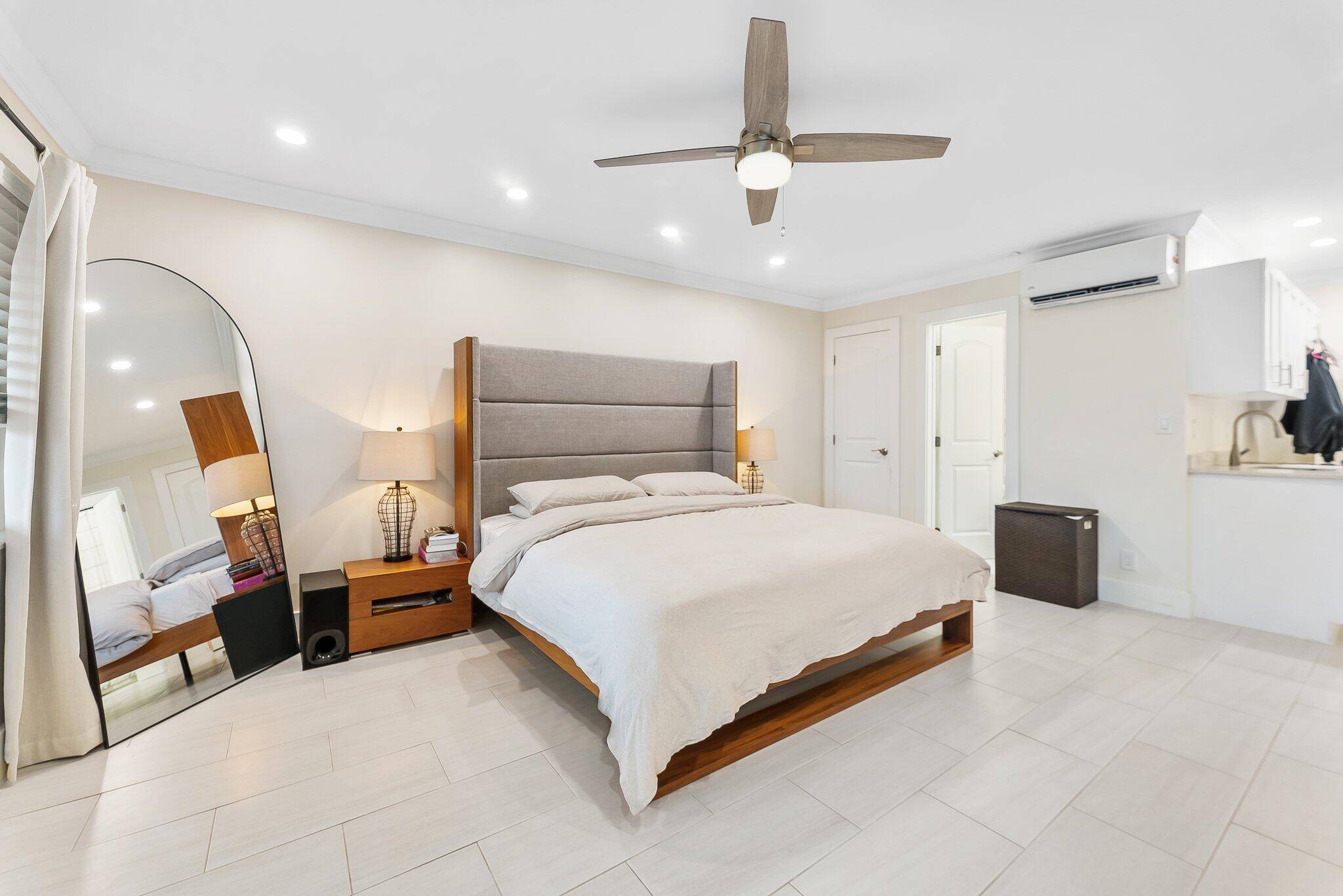 Wilton Manors, FL 33305,1706 NE 25th ST 1-2