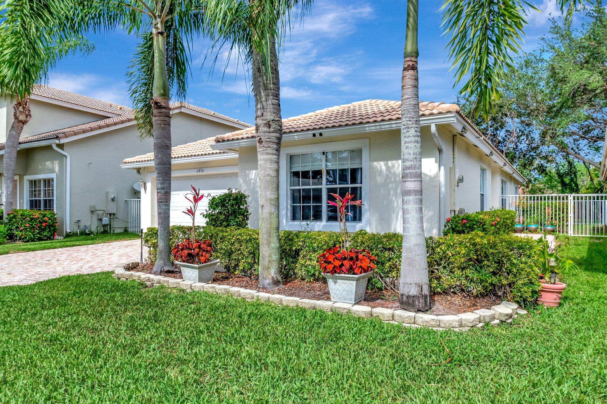 Lake Worth, FL 33463,6836 Hendry DR