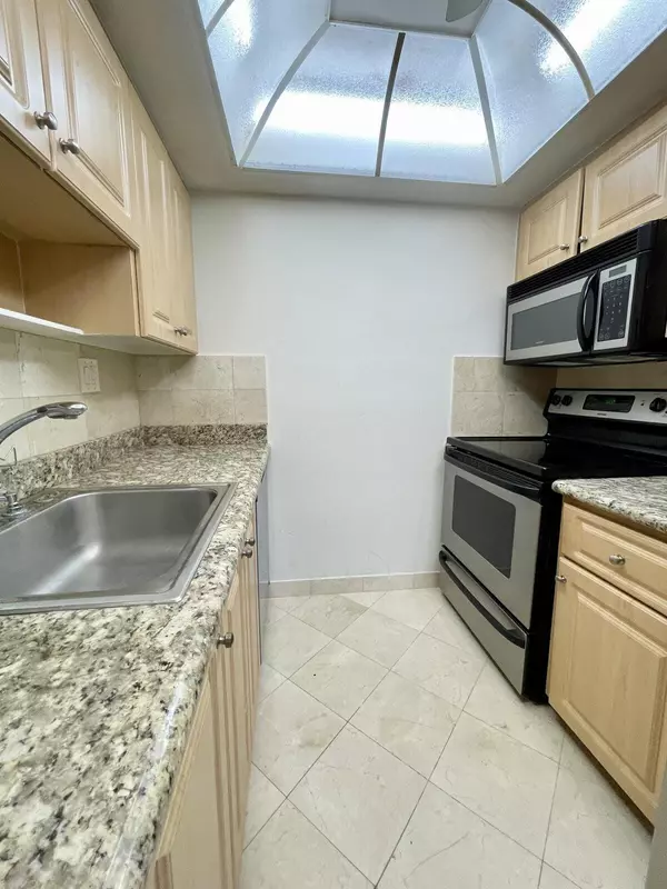 Ocean Ridge, FL 33435,5520 N Ocean BLVD 201