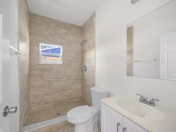 West Palm Beach, FL 33405,4107 Virginia TER