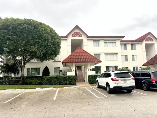 Hypoluxo, FL 33462,104 Half Moon CIR B2